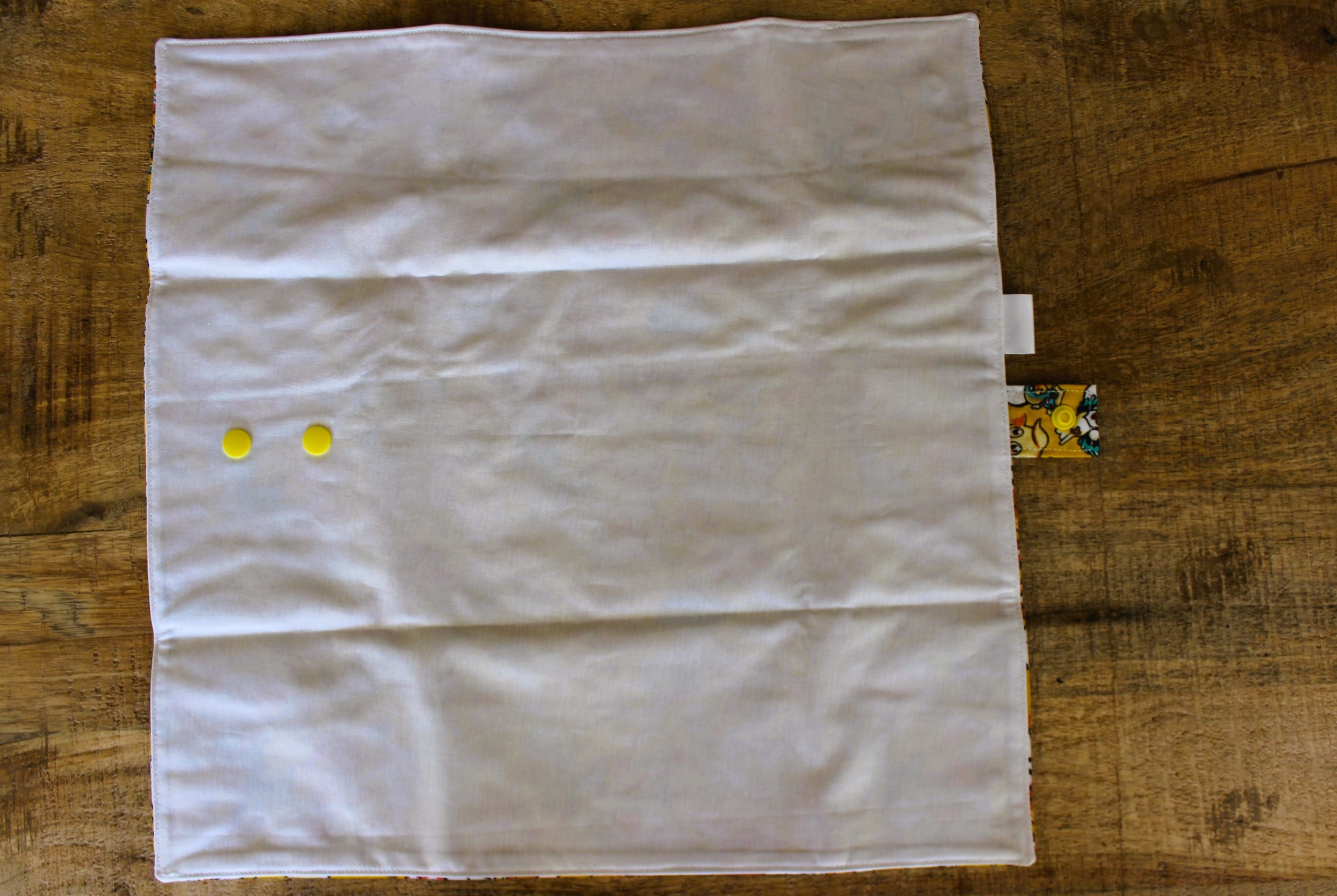 intérieur pochette à sandwich pain de mie manga jaune chat renard narval