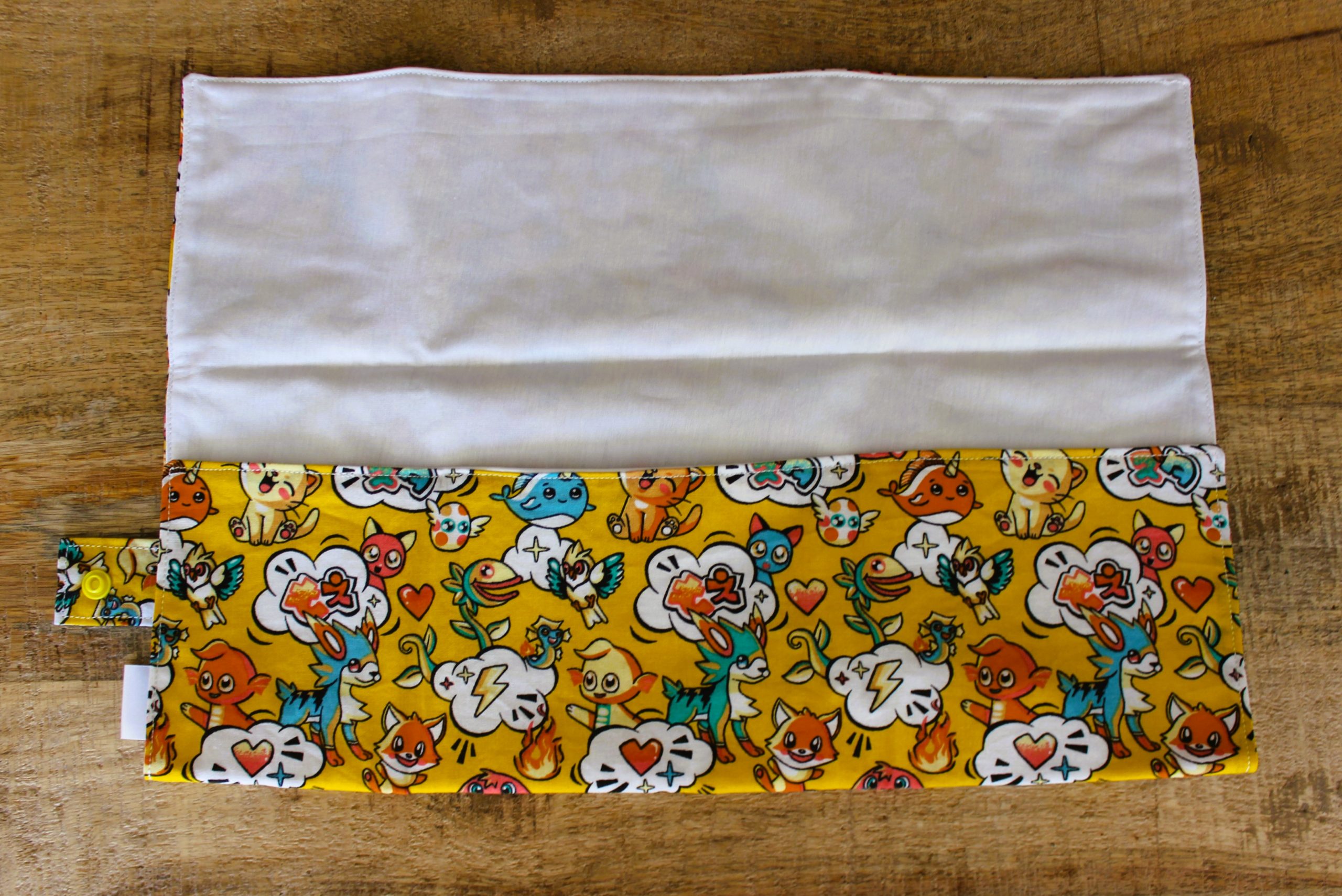 pochette à sandwich pain de mie manga jaune chat renard narval