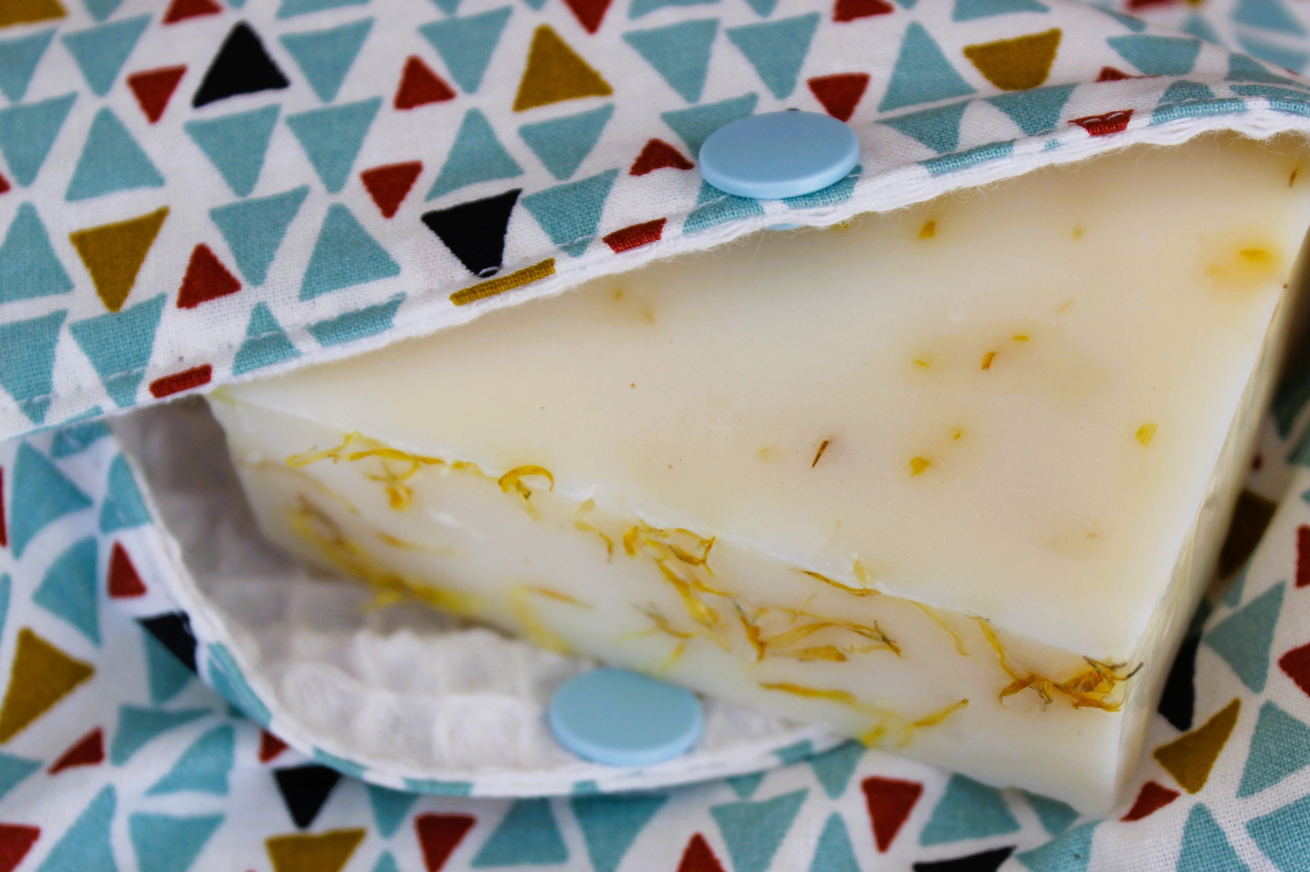pochette à savon et shampoing solide triangle turquoise