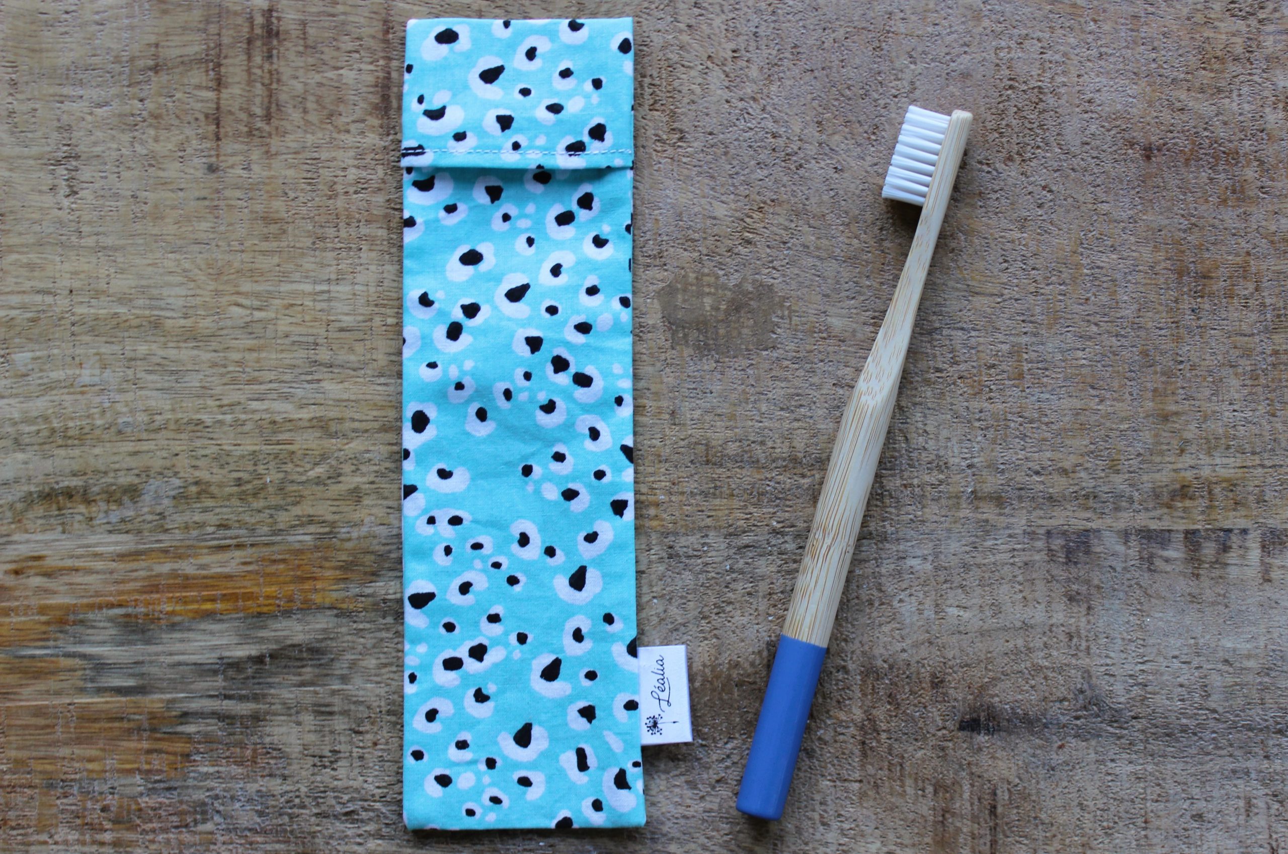 pochette brosse à dents turquoise noir léopard