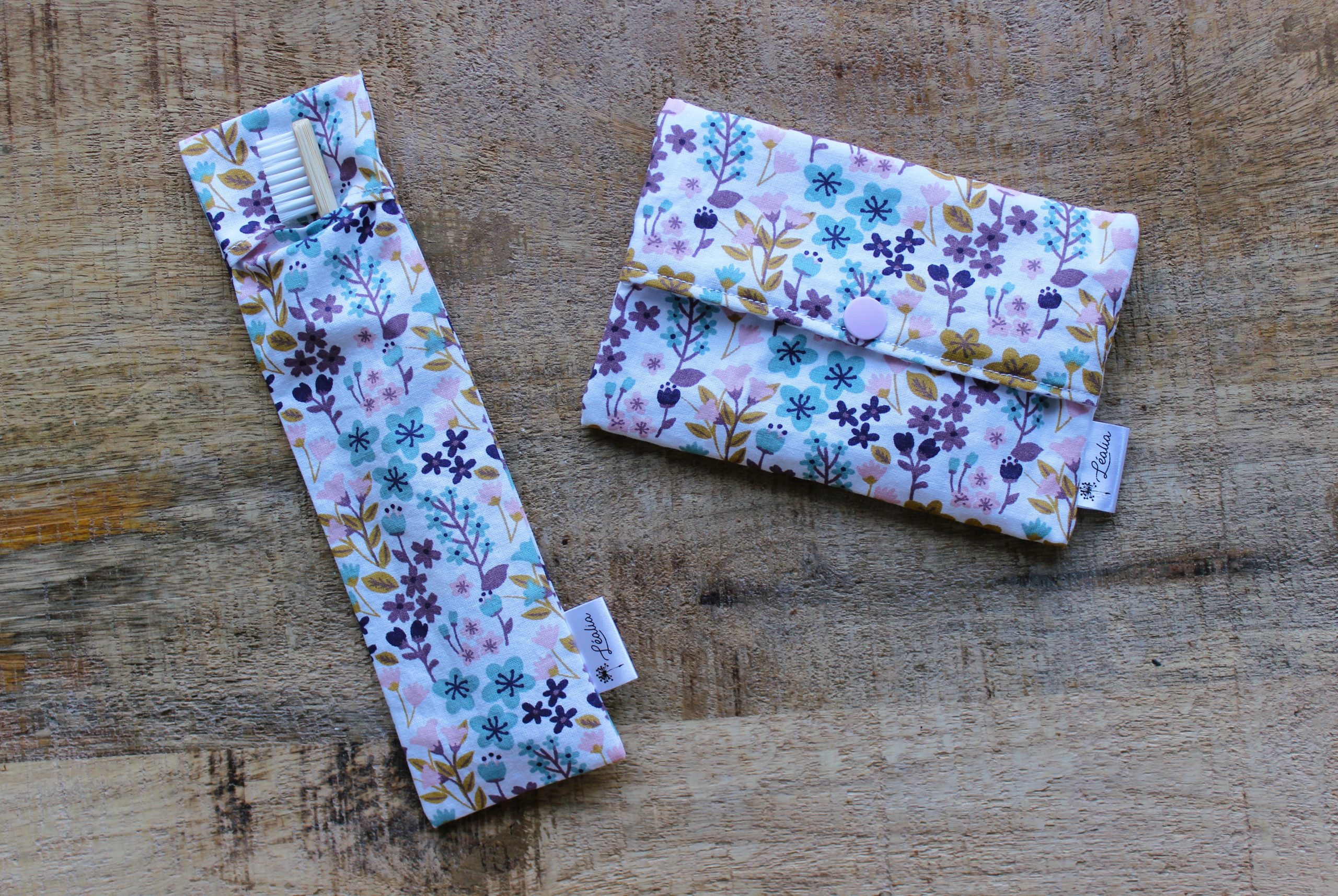 kit pochette brosse à dents et pochette à savon floral violet mauve