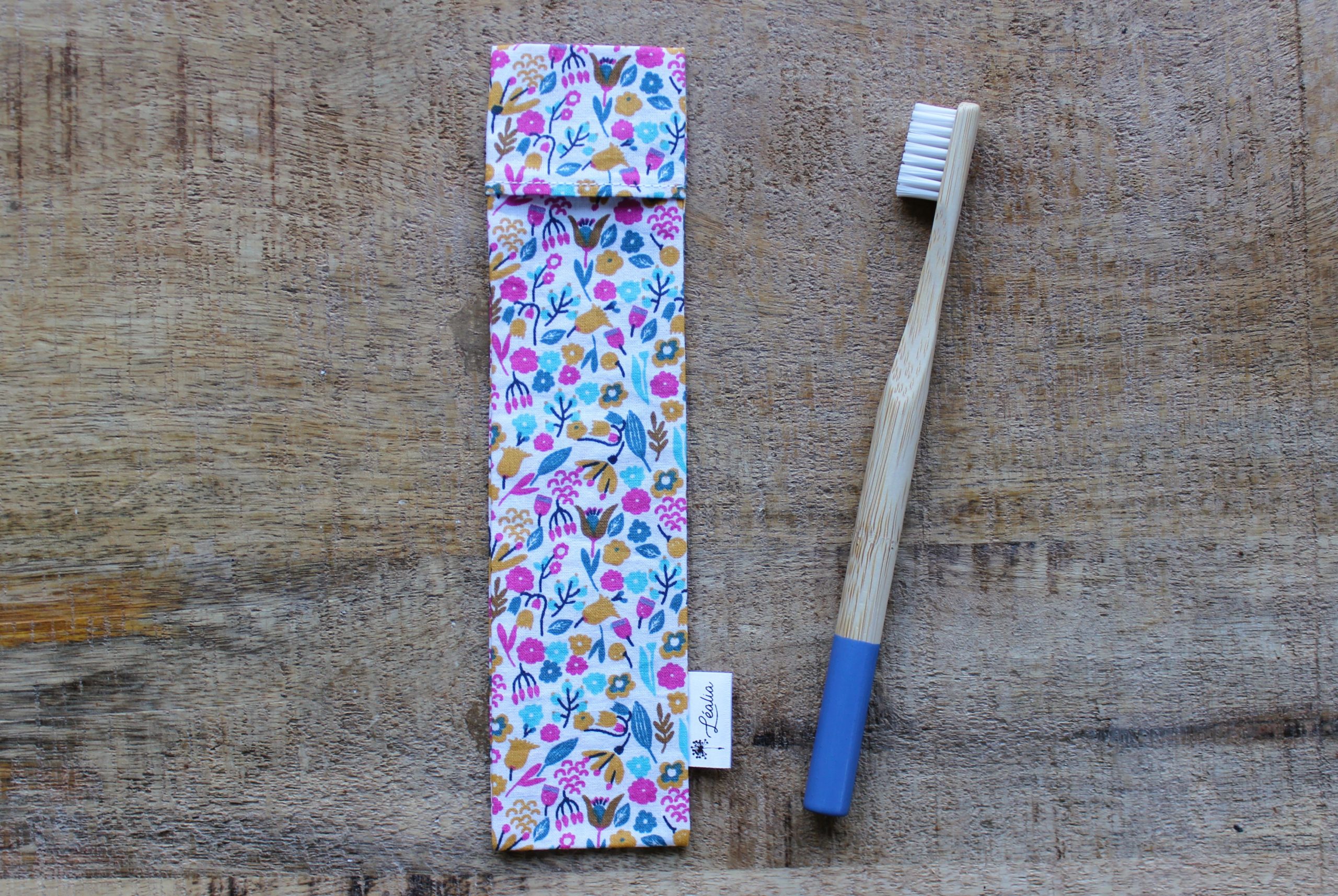 pochette brosse à dents floral fuchsia turquoise moutarde