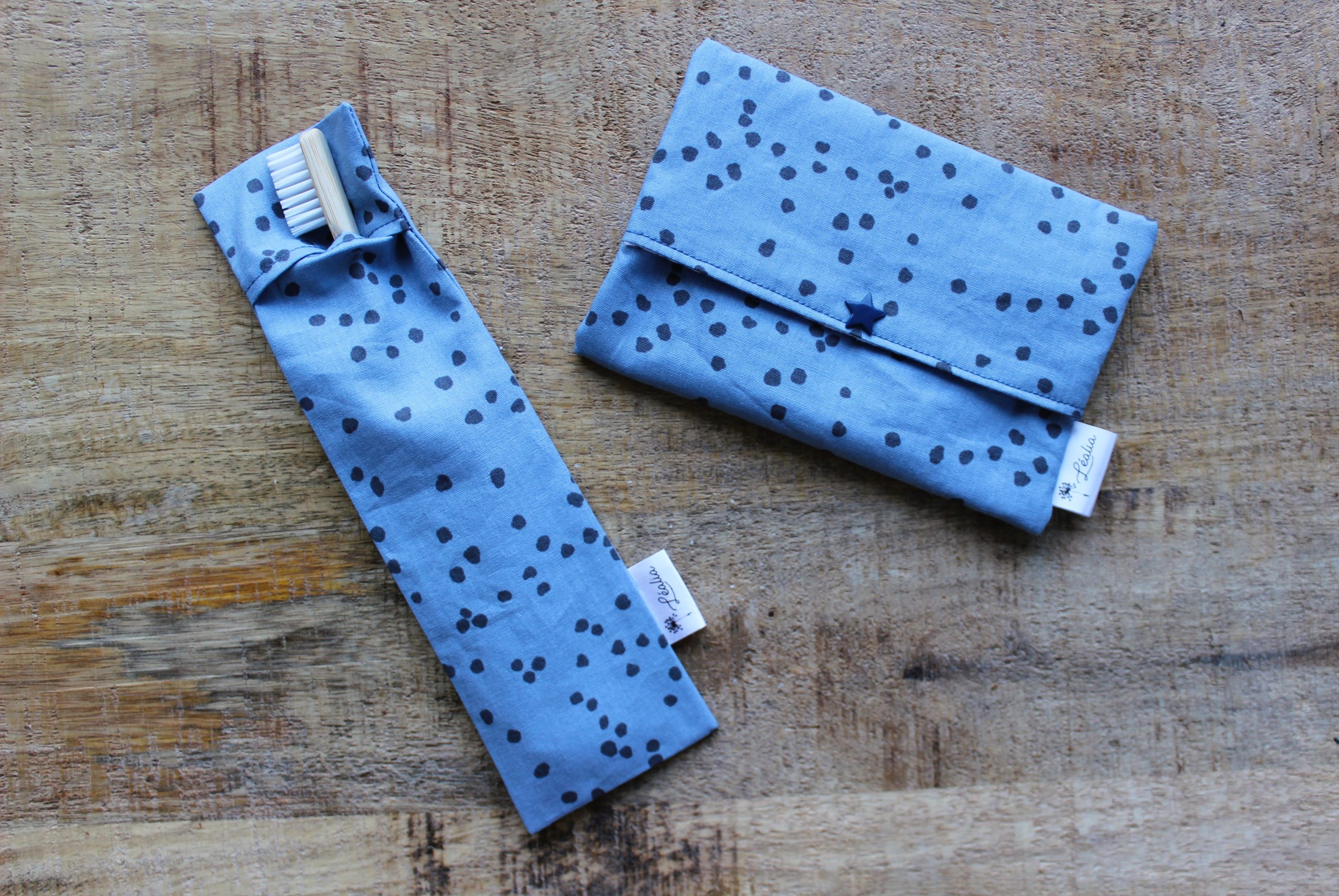 kit pochette brosse à dents et pochette à savon bleu pois