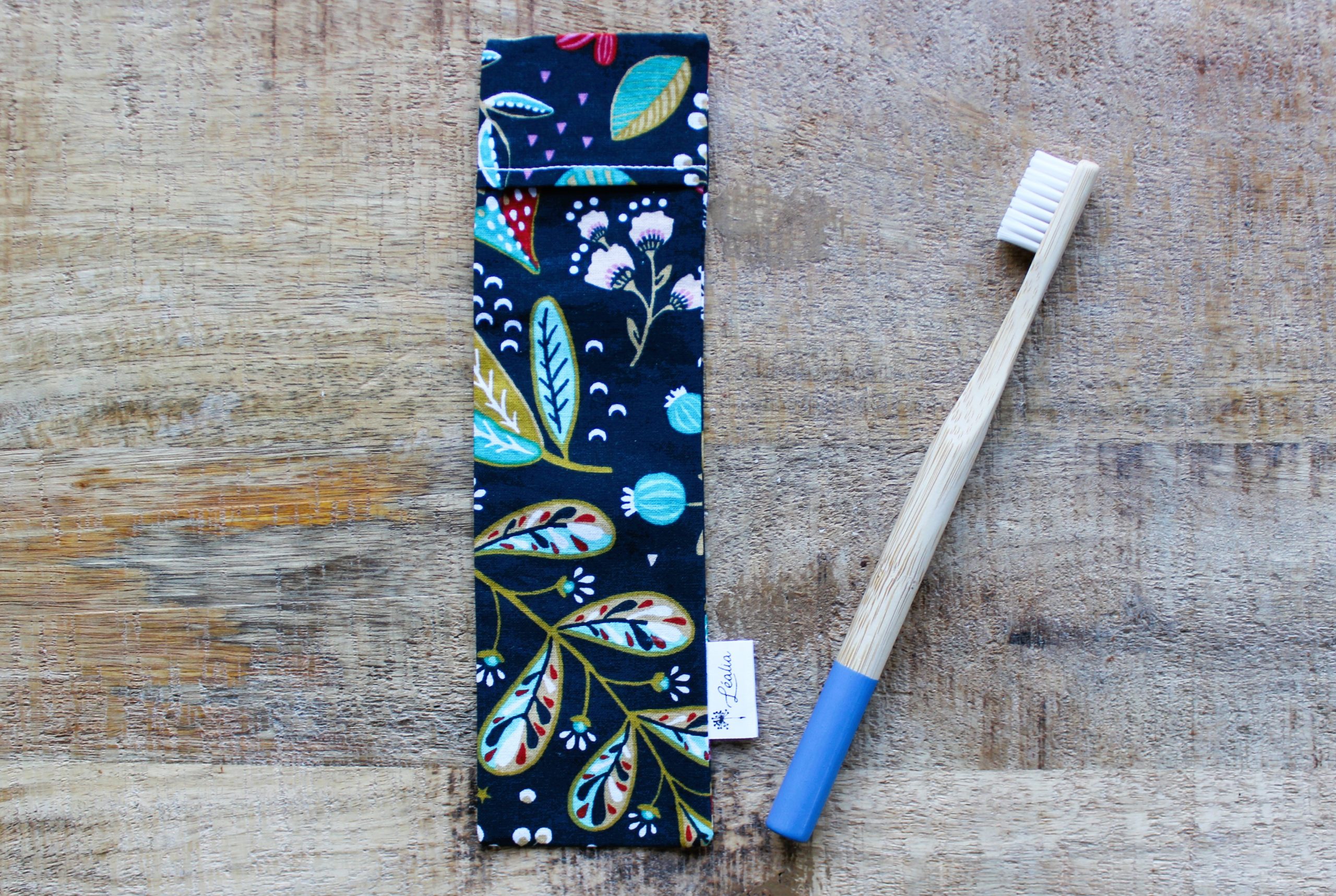 pochette brosse à dents marine floral turquoise fuchsia