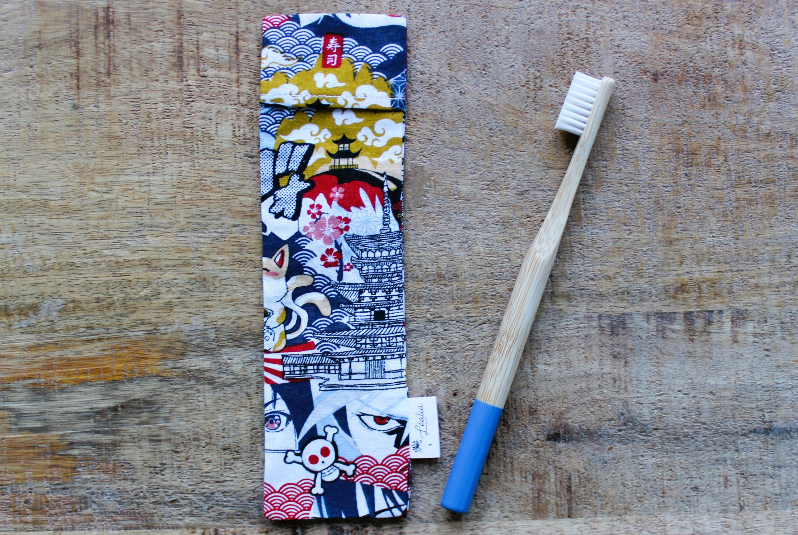 pochette brosse à dents manga marine