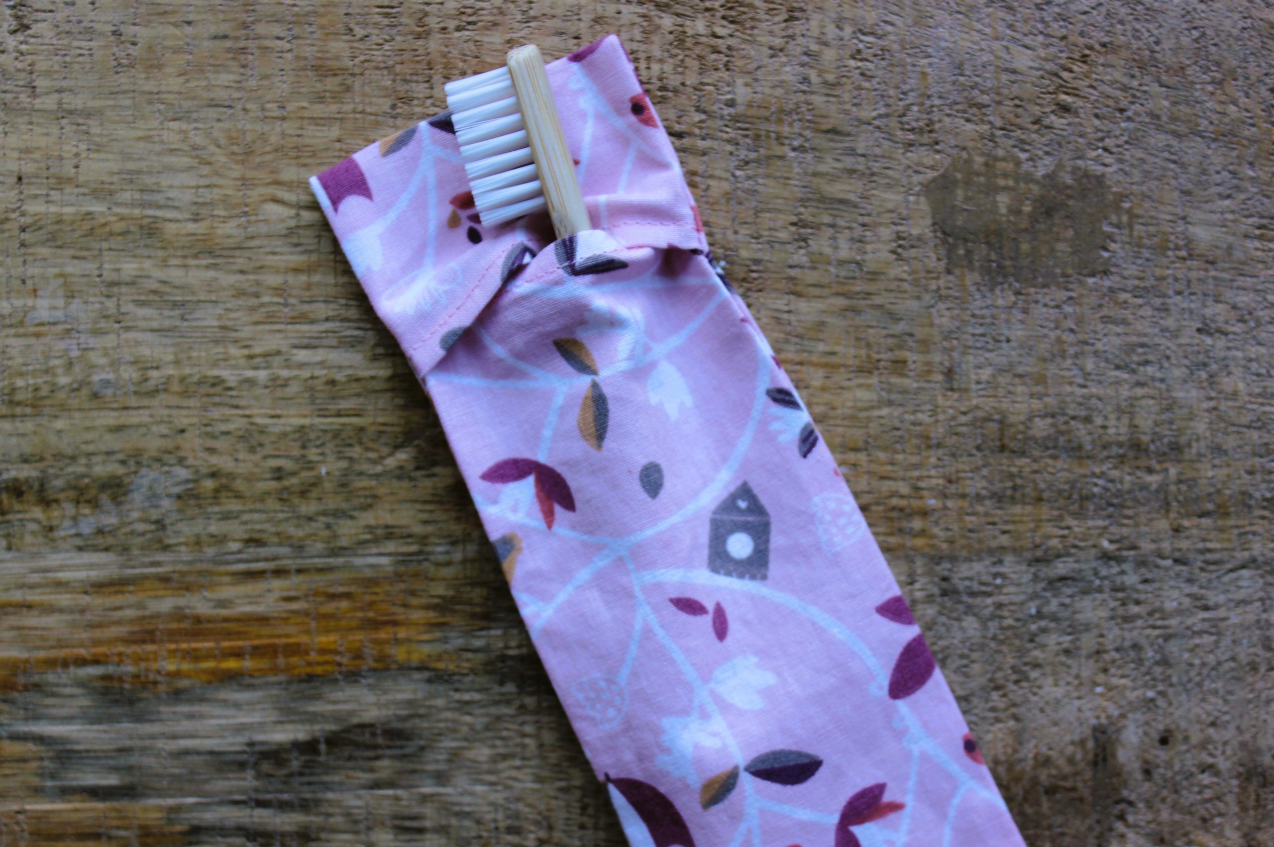 pochette brosse à dents rose oiseau singe cabane