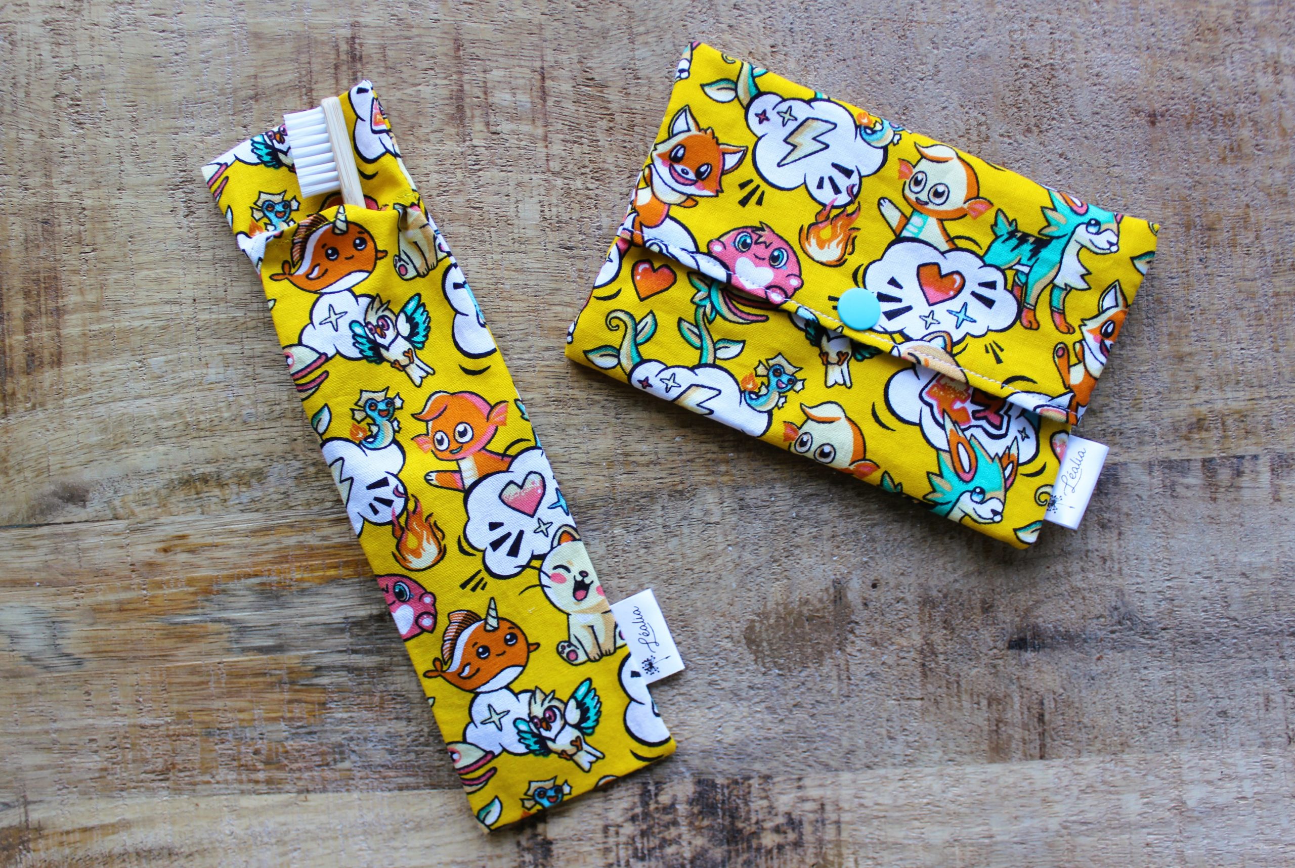 kit pochette brosse à dents et pochette à savon manga jaune chat renard narval