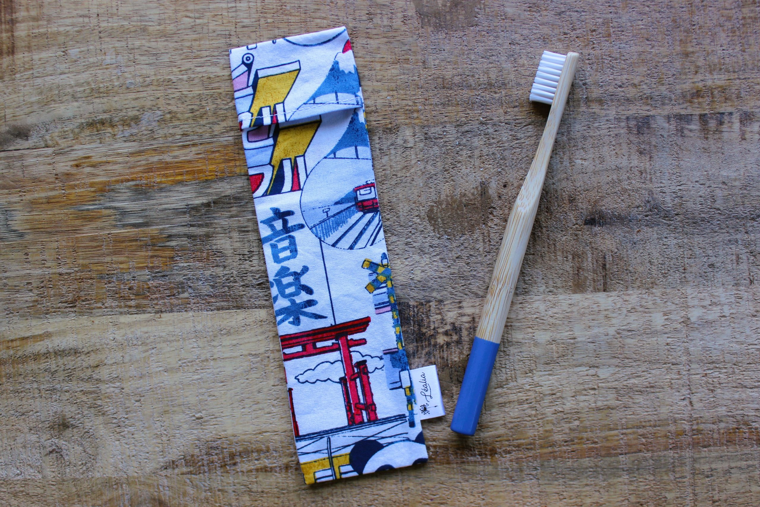 pochette brosse à dents manga bleu