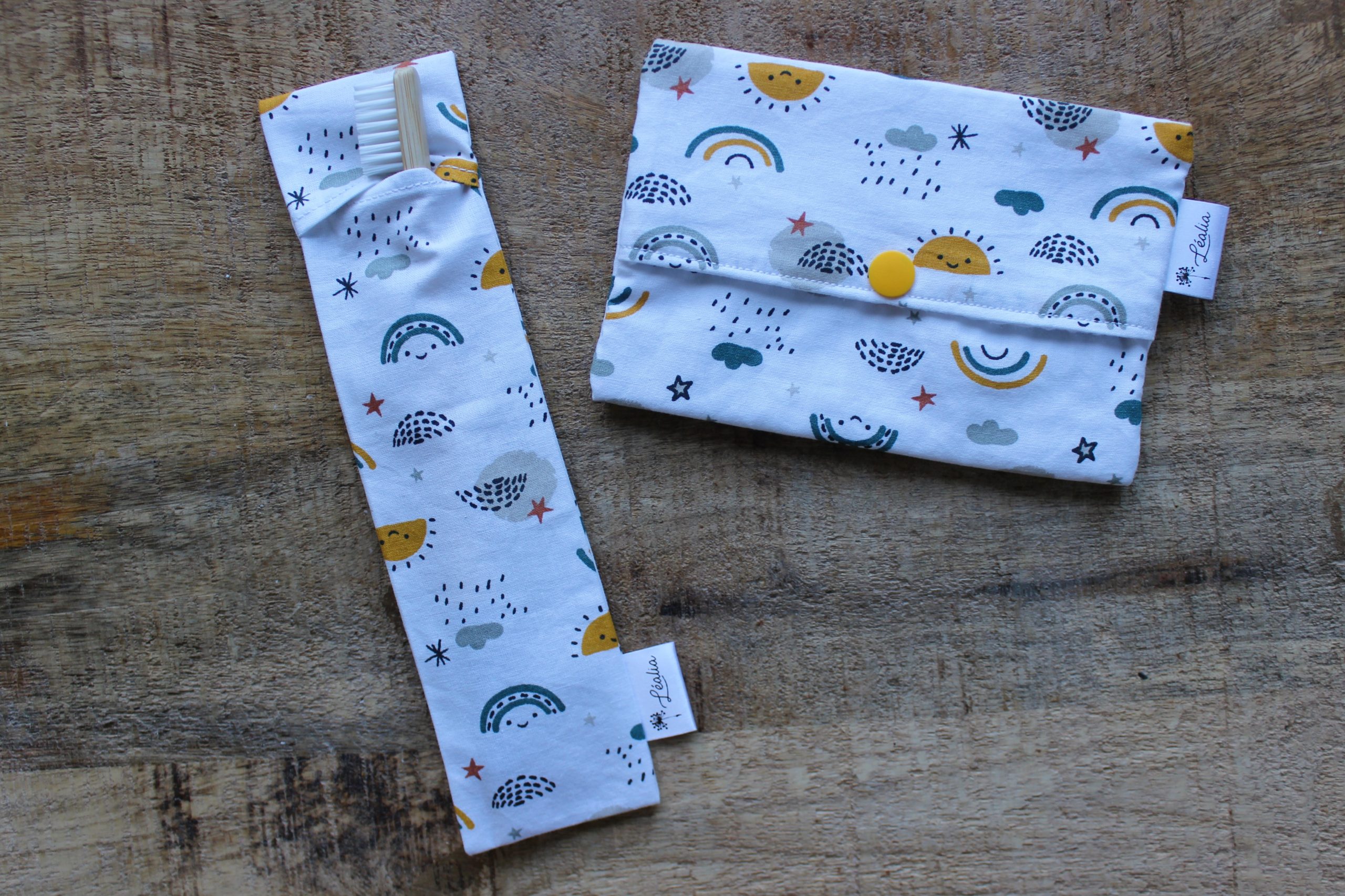 kit pochette brosse à dents et pochette à savon soleil arc-en-ciel