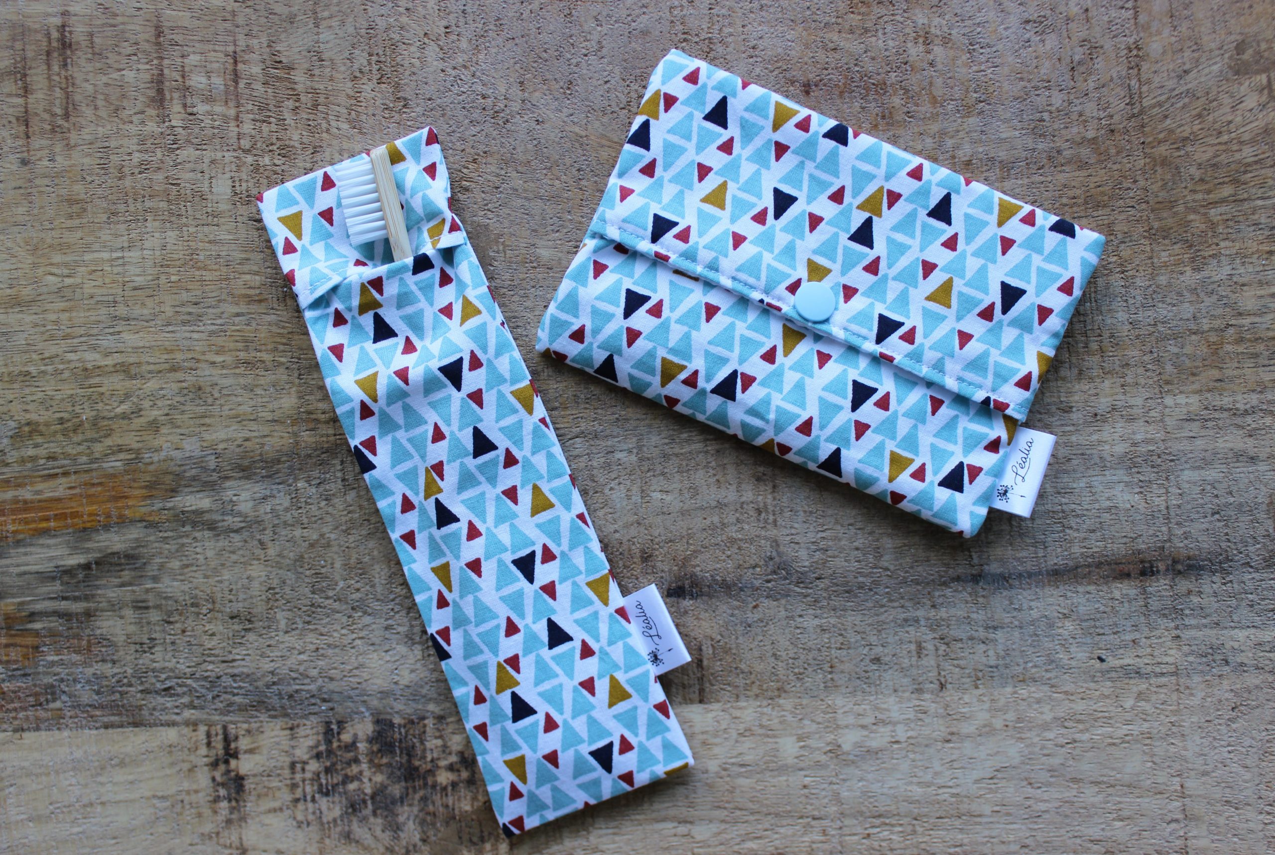 kit pochette brosse à dents et pochette à savon triangle turquoise