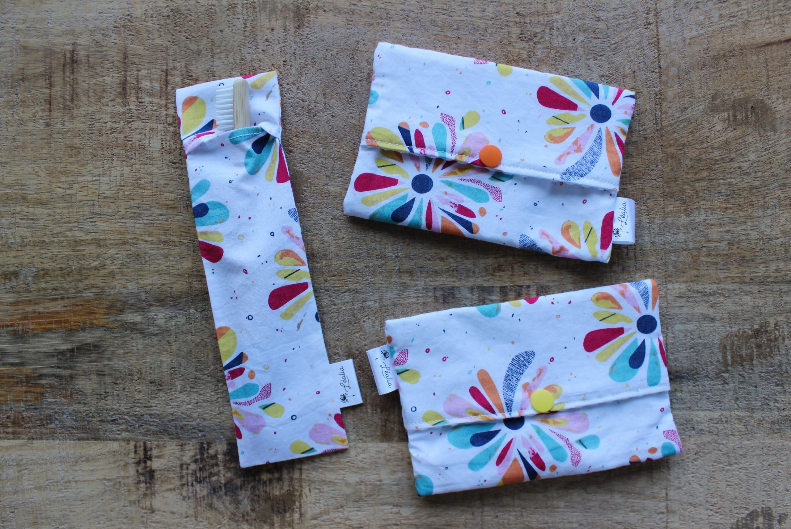 kit pochette brosse à dents et pochette à savon multicolore