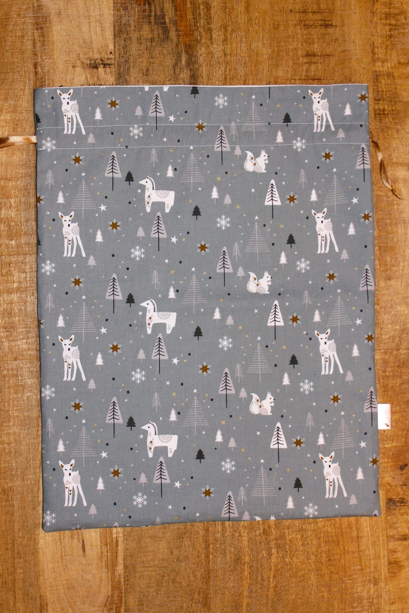 pochette cadeau en tissu hiver Noël gris sapin