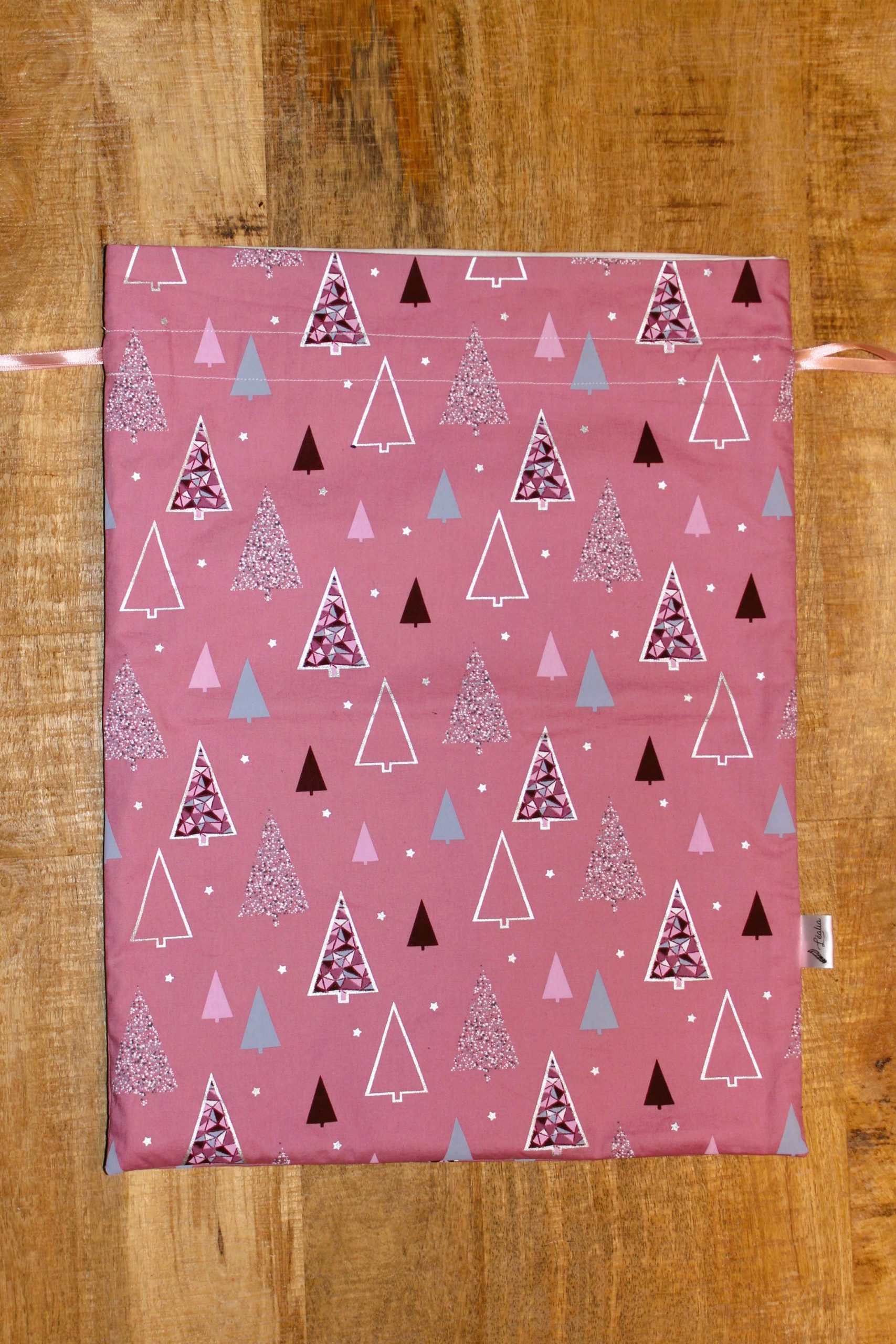 pochette cadeau en tissu hiver Noël sapin rose