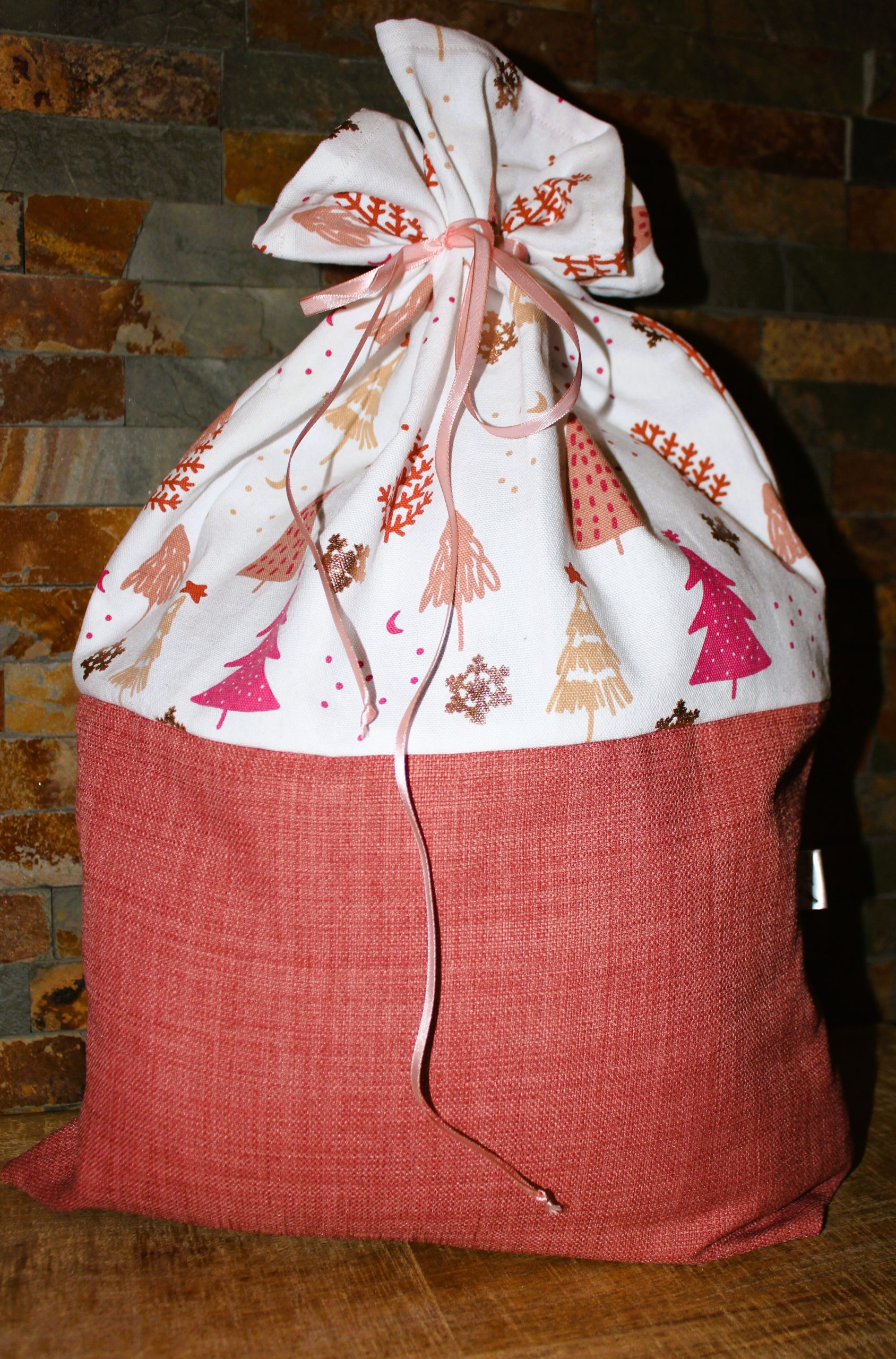 Hotte Père Noël sapin rose