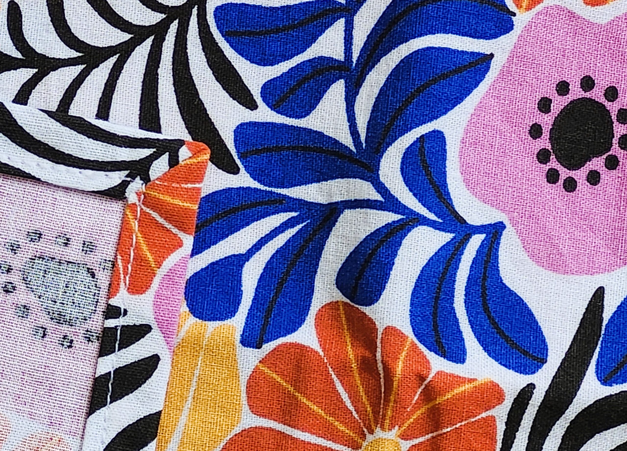 Range couvert serviette bleu orange
